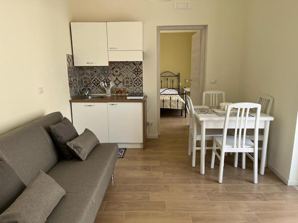 カターニアCasa Del Soleアパートメント エクステリア 写真